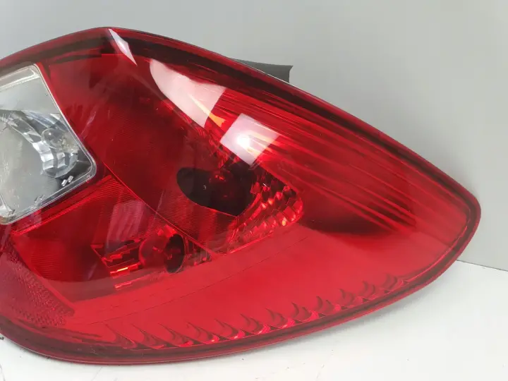 Opel Corsa D 5 drzwi TYLNA LAMPA PRAWA prawy tył pasażera