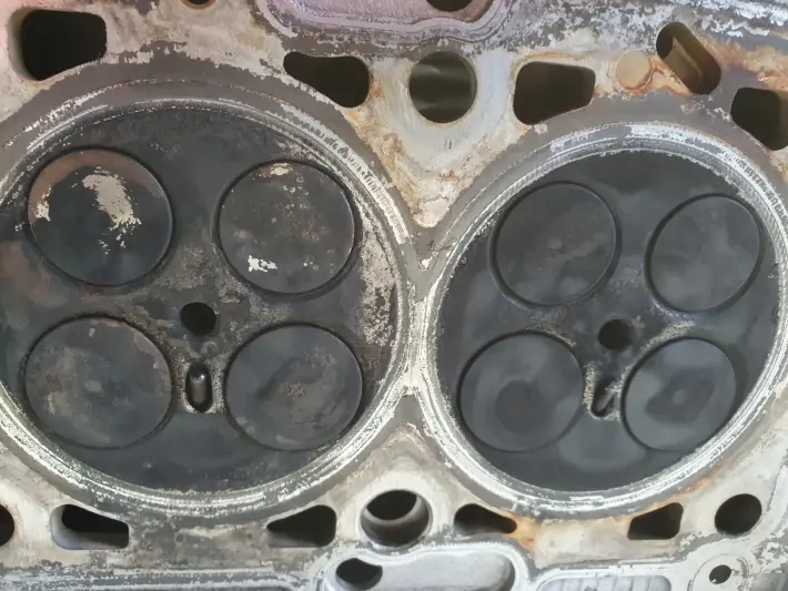 Volvo S60 I V70 II XC90 2.4 D5 GŁOWICA CYLINDRÓW wałki 30731988