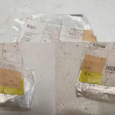 BMW E31 840 850 i LEWA PODKŁADKA PASA PRZEDNIEGO