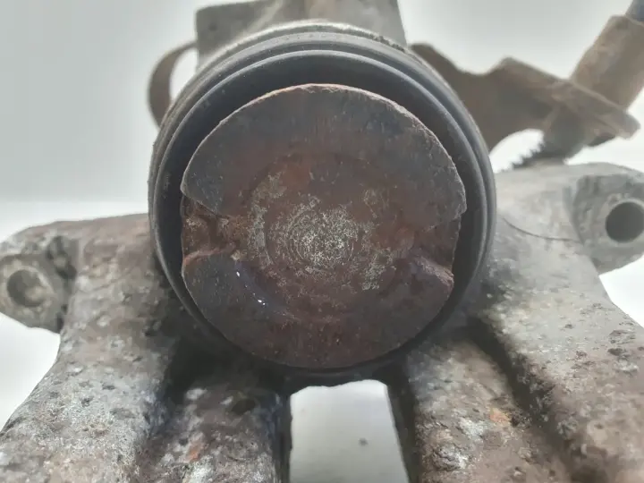 Vw Passat B5 Audi A4 B5 ZACISK HAMULCOWY Lewy tył kierowcy