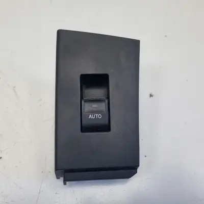 Toyota Auris II LEWY PRZEŁĄCZNIK TYLNEJ SZYBY Panel 4271-02630