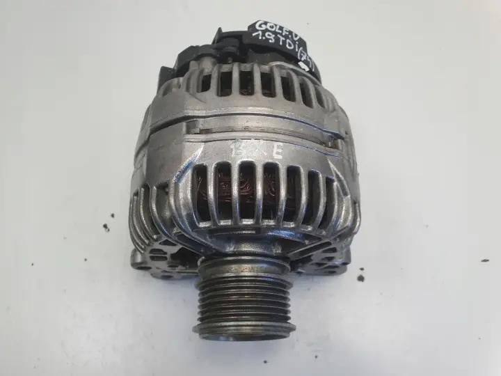 VW Golf V 1.9 TDI ALTERNATOR bosch 06F903023F 140A