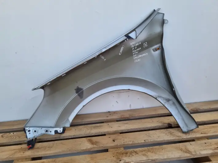 Opel Astra III H HTB sedan kombi 04-09r PRZEDNI BŁOTNIK PRAWY pasażera Z2UA