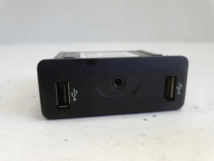 Renault Megane IV GNIAZDA AUX USB 280236599R