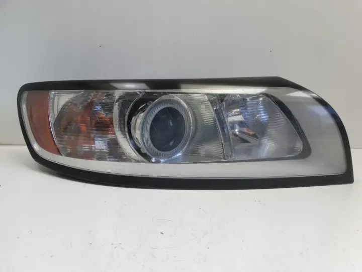 Volvo S40 II V50 LIFT PRZEDNIA LAMPA PRAWA prawy przód 0301237202 31265695