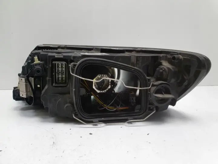 Volvo S40 II V50 LIFT XENON PRZEDNIA LAMPA PRAWA prawy przód 31265699