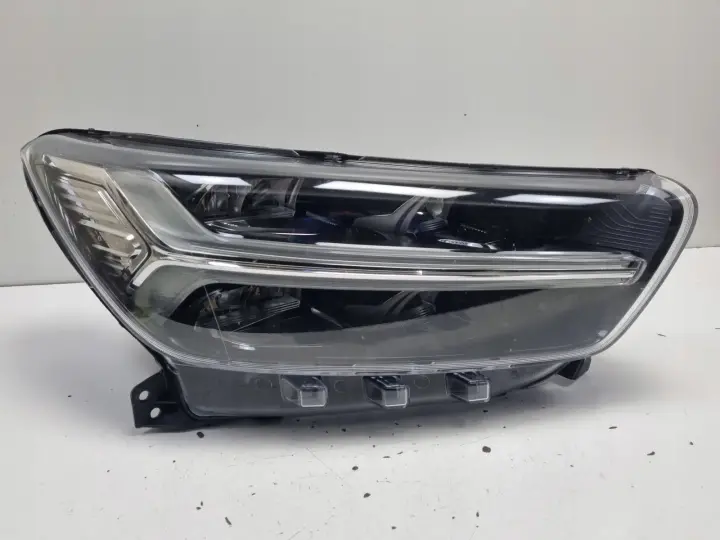 Volvo XC40 PRZEDNIA LAMPA PRAWA prawy przód FULL LED EUROPA 31655632