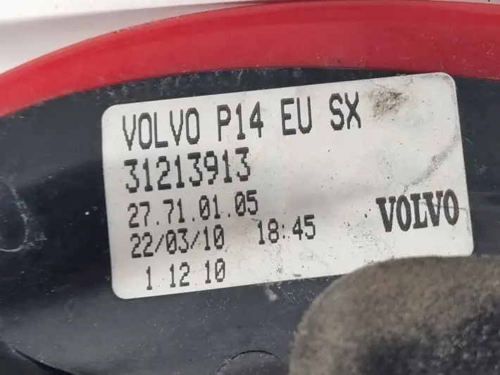 Volvo C30 06-10r TYLNIA TYLNA LAMPA LEWA lewy tył 31213913