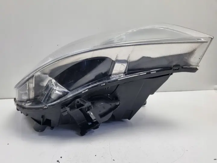 Volvo V60 S60 II PRZEDNIA LAMPA PRAWA prawy przód XENON EUROPA 31299991