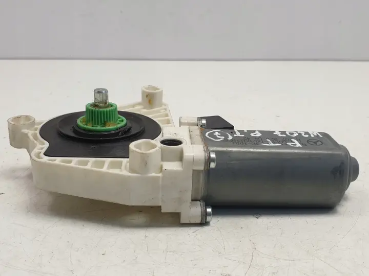 Mercedes W207 Coupe PRAWY SILNICZEK SZYBY Szyb