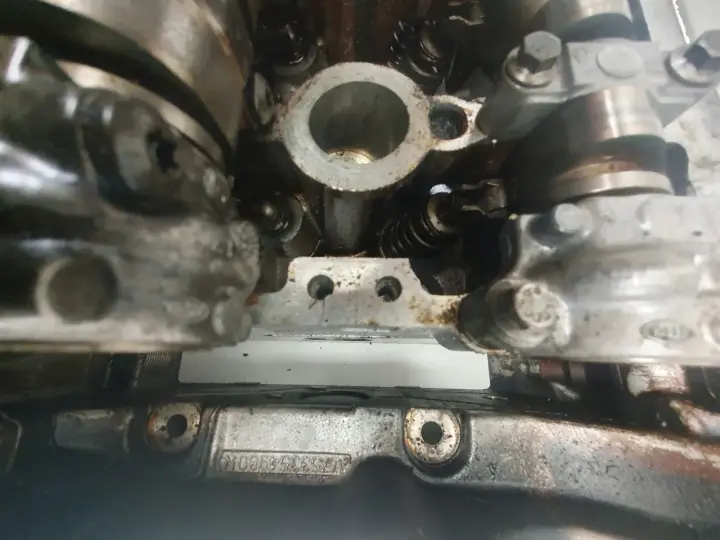 Mini Cooper R56 Peugeot Citroen 1.6 16V VTi GŁOWICA CYLINDRÓW V753354980N