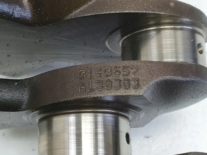 Mini Cooper R50 R53 1.6 16V WAŁ KORBOWY 04777684AA