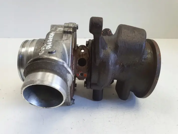 Volvo V40 II 2.0 D D2 TURBOSPRĘŻARKA turbo 31380130