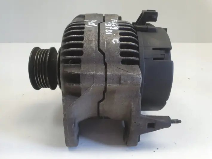 Skoda Felicia 1.9 D ALTERNATOR 70A 028903026B 0123310038