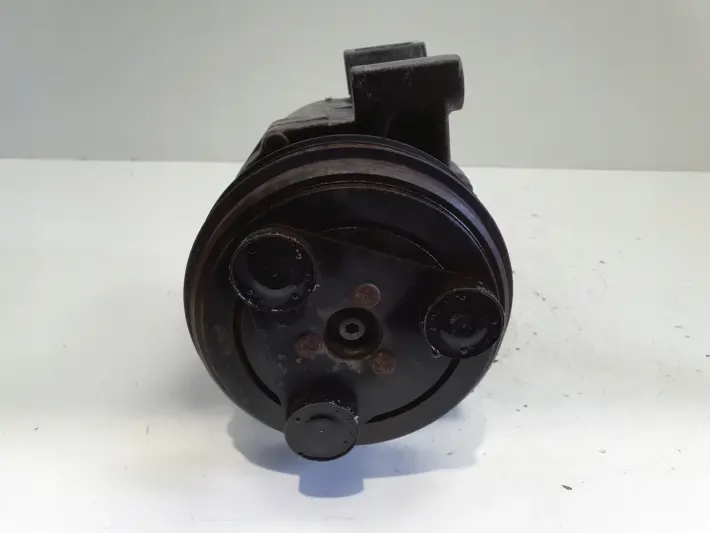 Subaru Impreza II 2.0 i SPRĘŻARKA KLIMATYZACJI 73111FE040