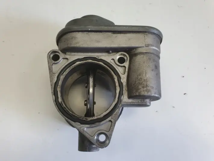 VW Golf V 1.9 TDI PRZEPUSTNICA 038128063G