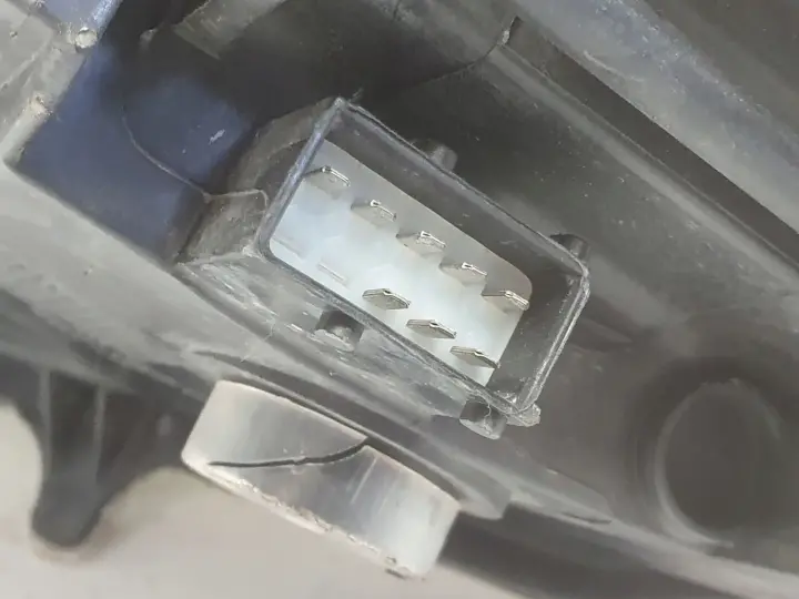 Opel Corsa D PRZEDNIA LAMPA PRAWA prawy przód anglik 13186384