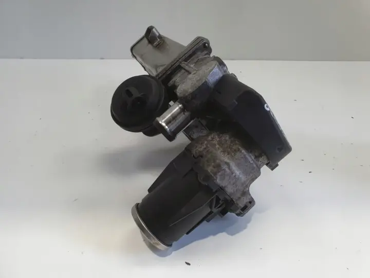 Audi A3 II 8P 1.6 TDI CHŁODNICA SPALIN egr 03L131512BJ