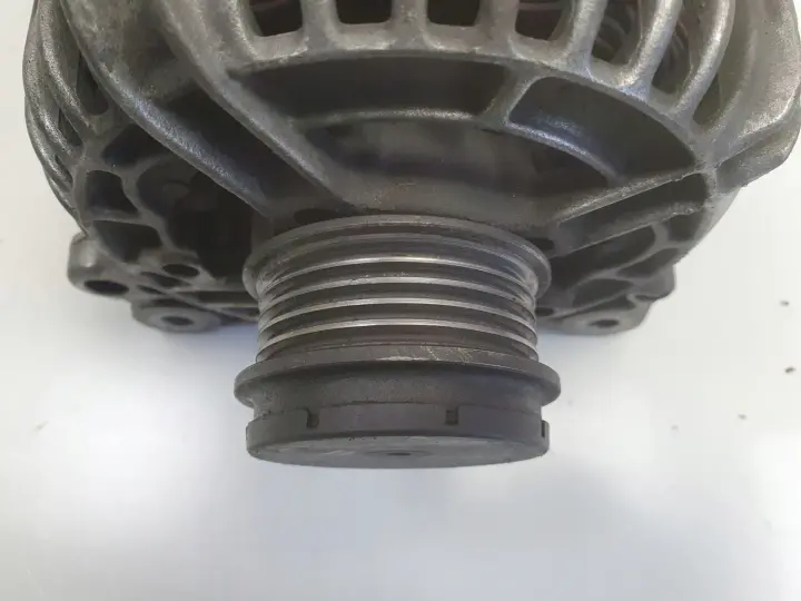 Skoda Superb I 1.9 TDI ALTERNATOR Bosch 028903029B 120A