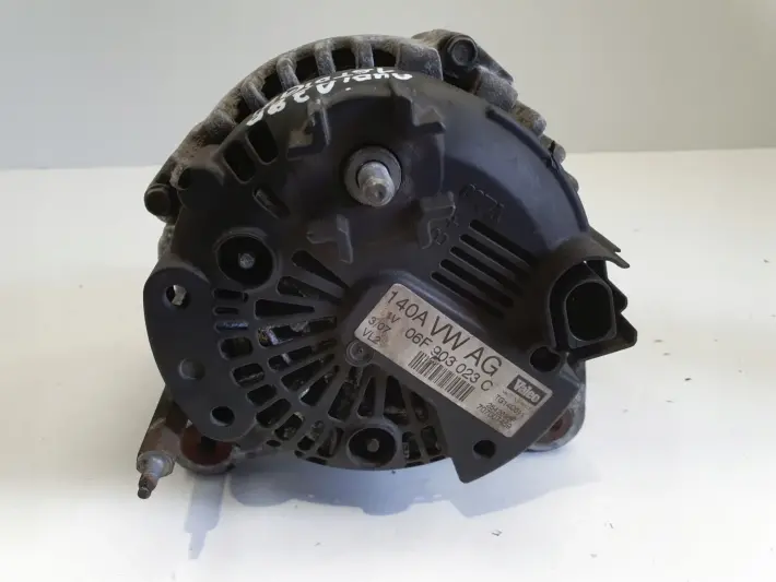 VW Touran I 2.0 TDI ALTERNATOR 06F903023C valeo 140A
