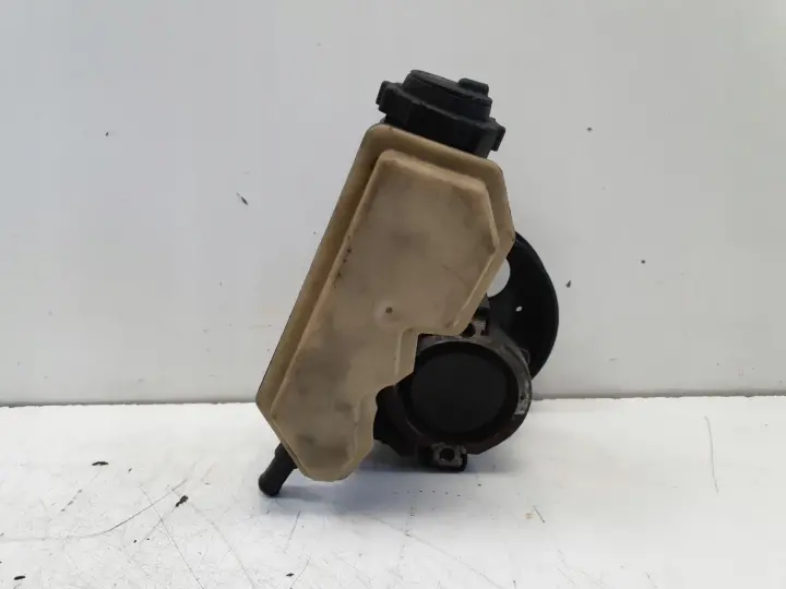 Opel Vectra B 1.6 16V POMPA WSPOMAGANIA 90495957