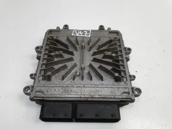 Volvo V40 II 2.0 D3 STEROWNIK SILNIKA komputer 31336983 0281018414