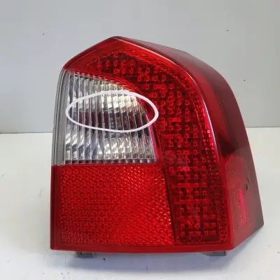 Volvo V70 III XC70 TYLNIA TYLNA LAMPA PRAWA prawy tył LED 30698984