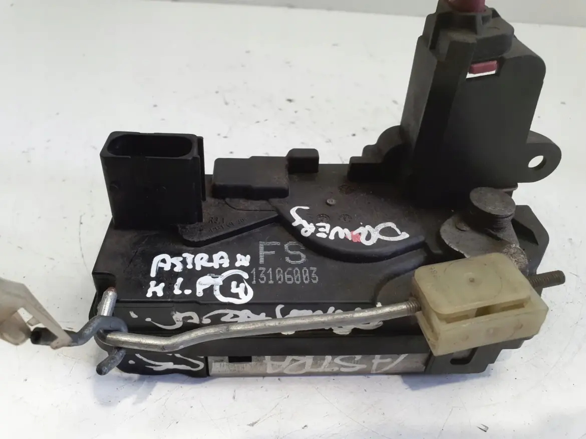 Opel Astra H ZAMEK DRWI Prawy tył pasażera 13106003