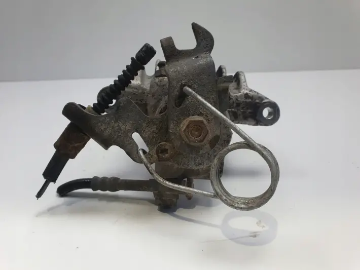 Vw Passat B5 Audi A4 B5 ZACISK HAMULCOWY Prawy tył pasażera Lucas