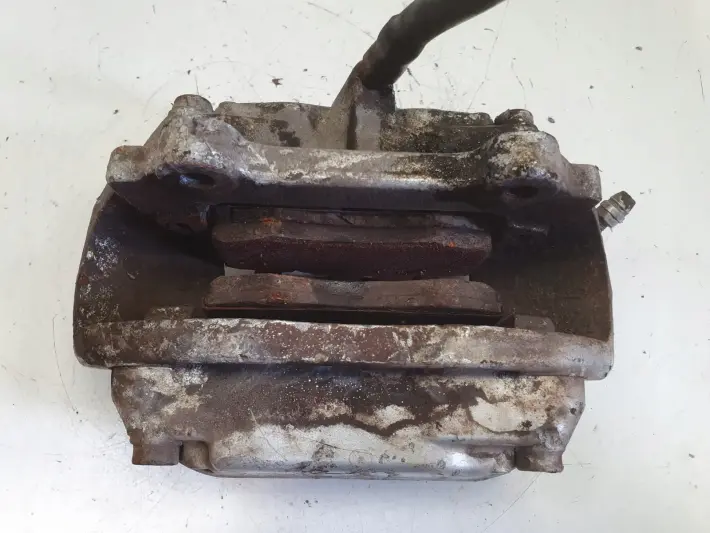 Mercedes SL SL500 R230 PRZEDNI ZACISK HAMULCOWY prawy przód 20825101