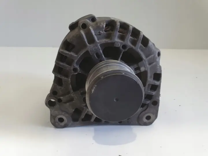 VW Passat B5 Audi A4 B5 1.9 TDI ALTERNATOR Valeo