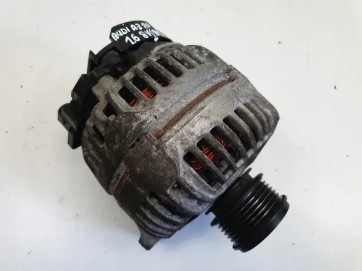 Audi A3 8P VW Golf V 1.9 TDI ALTERNATOR bosch 06F903023F 140A