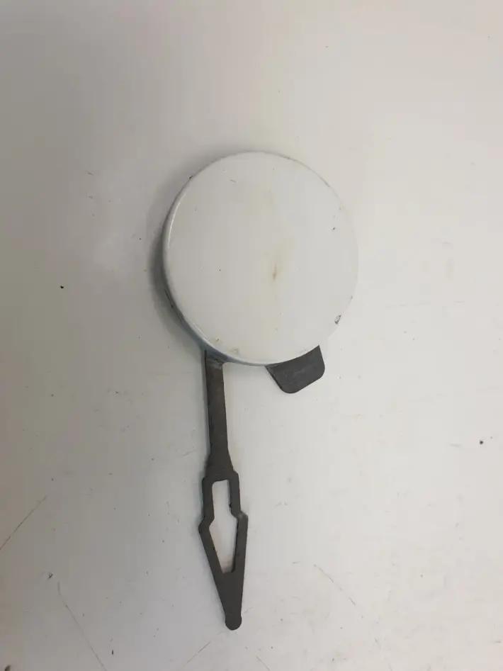 Opel Corsa F ZAŚLEPKA ZDERZAKA HAKA tył 9829776480