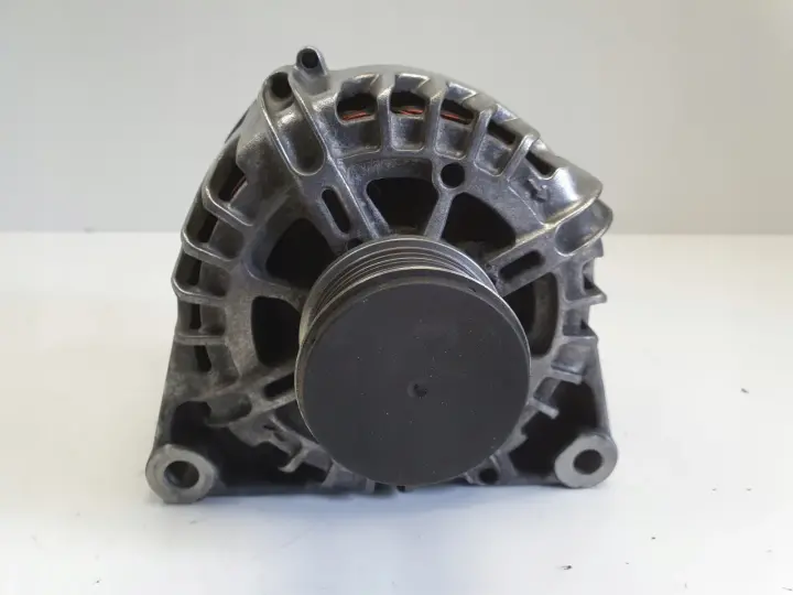 Peugeot 3008 1.2 THP ALTERNATOR Valeo 9670899580 CL12