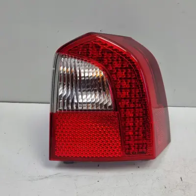 Volvo V70 III XC70 07-13r TYLNIA TYLNA LAMPA PRAWA prawy tył LED 30698984