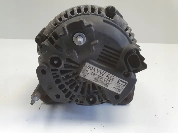 VW Golf V 2.0 TDI ALTERNATOR 021903026L 180A valeo