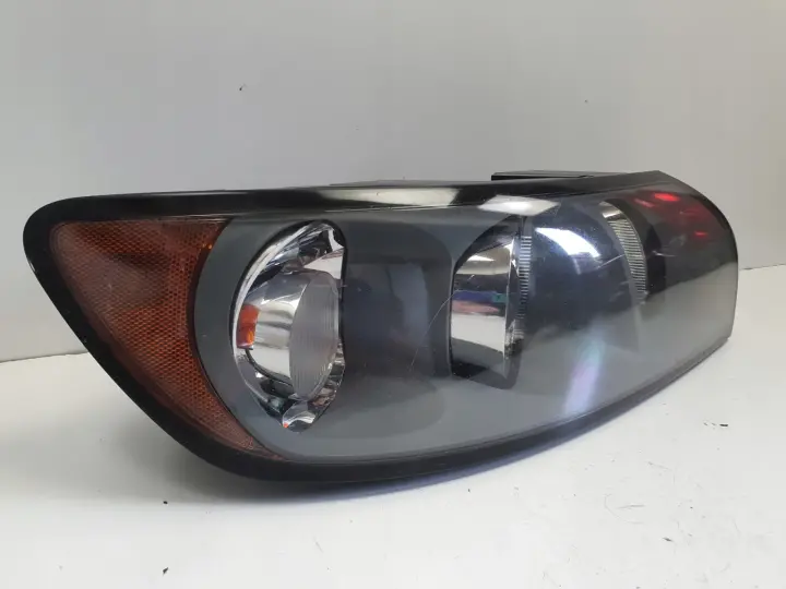 Volvo S40 II V50 PRZEDNIA LAMPA PRAWA prawy przód EUROPA 30678913