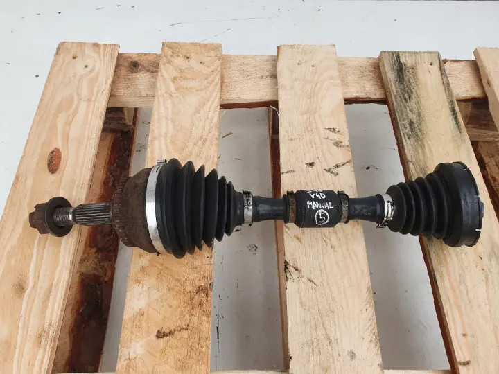 Volvo S40 V40 2.0 16V PÓŁOŚ PÓŁOŚKA LEWA PRZÓD