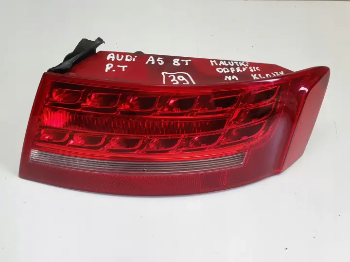 Audi A5 8T Coupe 07-16r TYLNA TYLNIA LAMPA LED PRAWA PRAWY TYŁ 8T0945096B