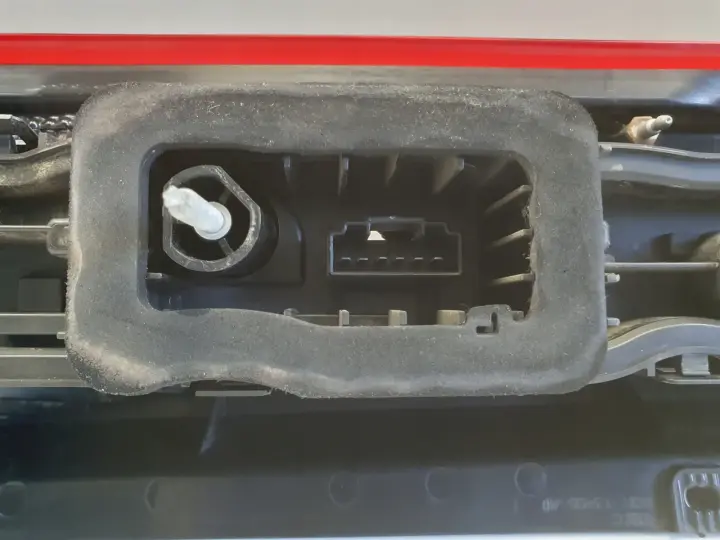 Ford Transit Custom TYLNIA TYLNA LAMPA LEWA lewy tył kierowcy BK2113405AD