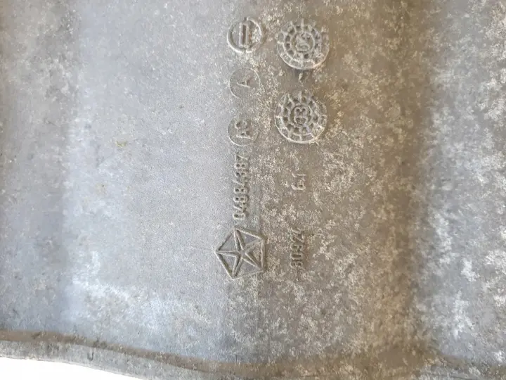 Pt Cruiser 2.4 16V MISKA OLEJU olejowa 04884387