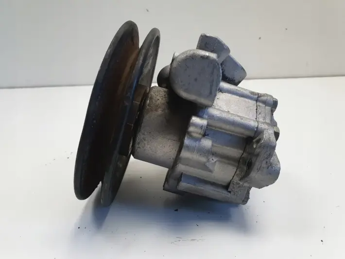 VW Transporter T4 2.4 D POMPA WSPOMAGANIA