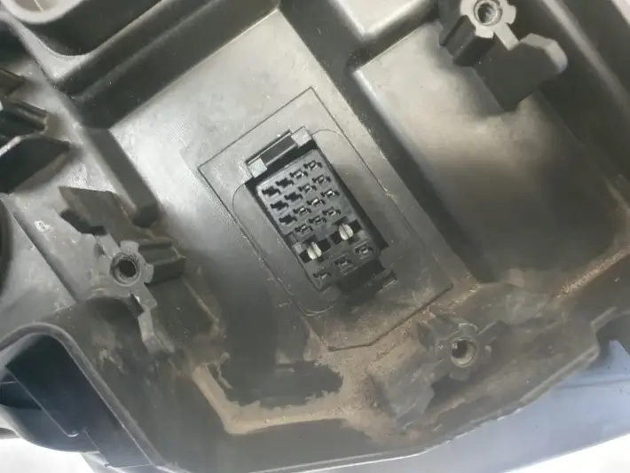 Volvo S80 II V70 III PRZEDNIA LAMPA LEWA LEWY PRZÓD XENON SKRĘTNY 31283915