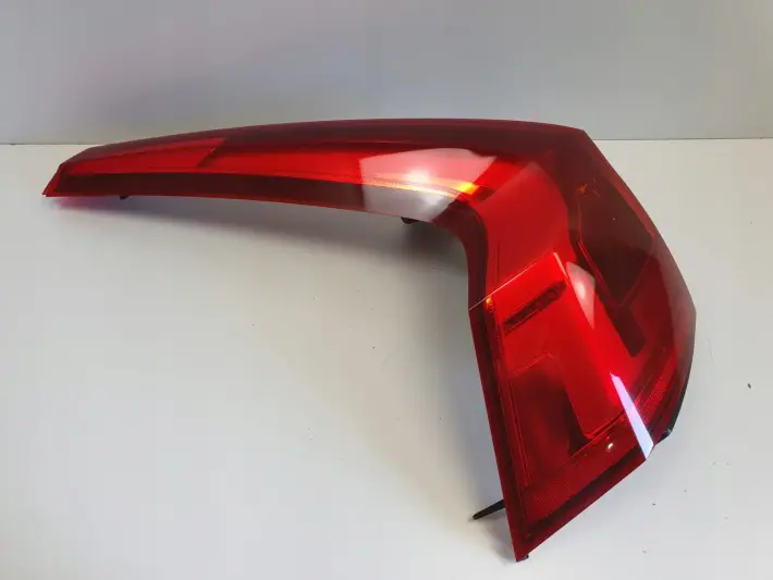Volvo V90 II TYLNIA TYLNA LAMPA LEWA lewy tył oryginał 32228008