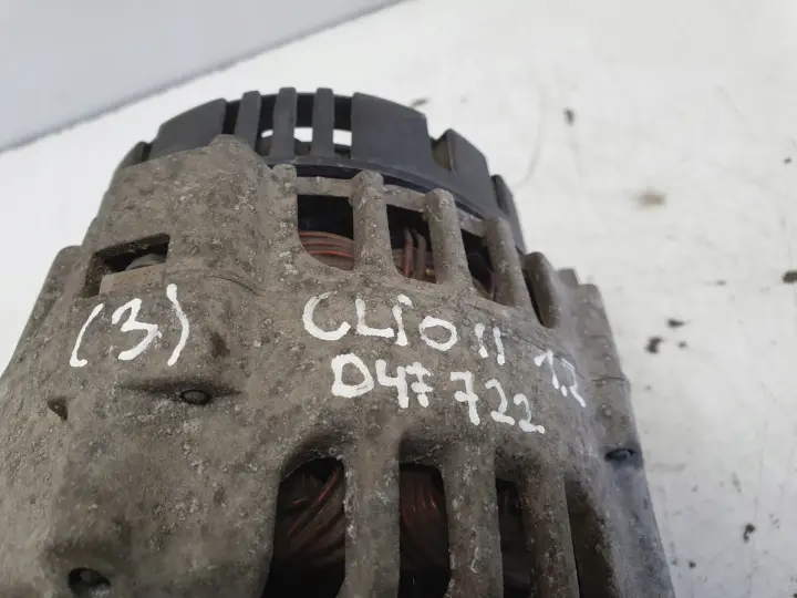 Renault Clio II 1.2 16V ALTERNATOR 7700437090 valeo 95A