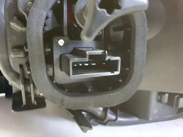 Dacia Sandero III TYLNA LAMPA LEWA lewy tył kierowcy europa