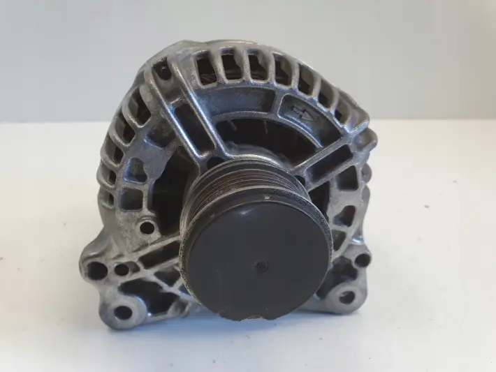 VW Golf VI 2.0 TDI ALTERNATOR bosch 06F903023F 140A