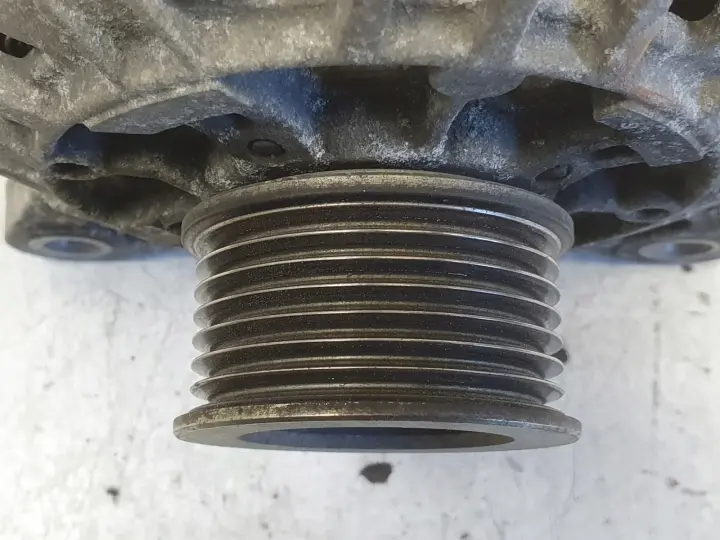 Renault Clio III 1.2 16V ALTERNATOR 8200654541C valeo