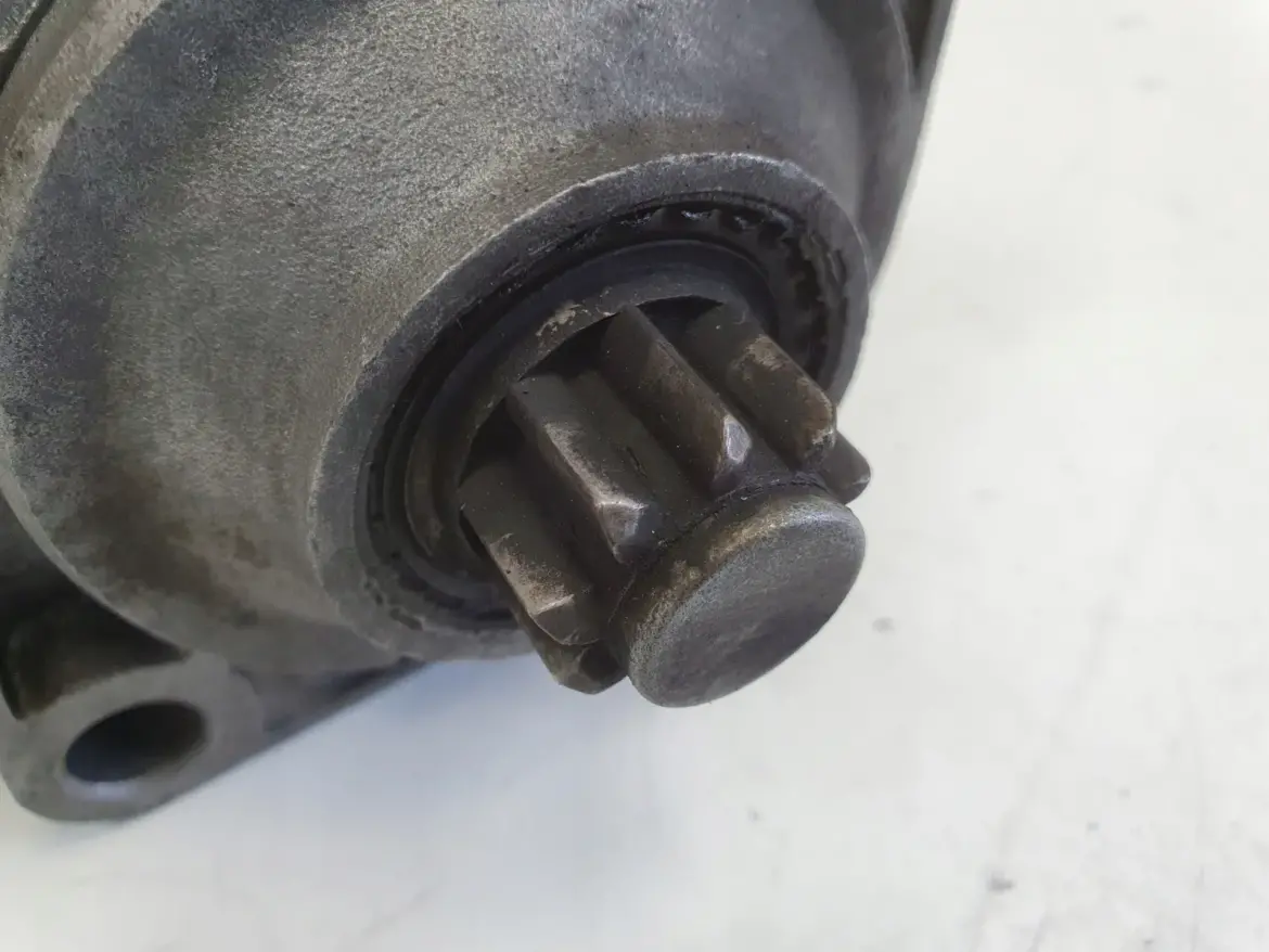 VW Transporter T4 1.9 TD ROZRUSZNIK Bosch 020911024AX 02B911023D
