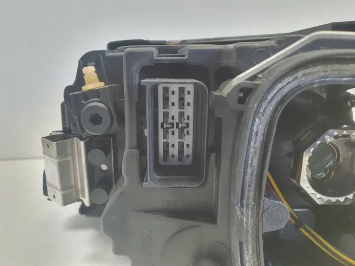 Volvo S40 II V50 LIFT PRZEDNIA LAMPA PRAWA PRAWY PRZÓD europa 31265699